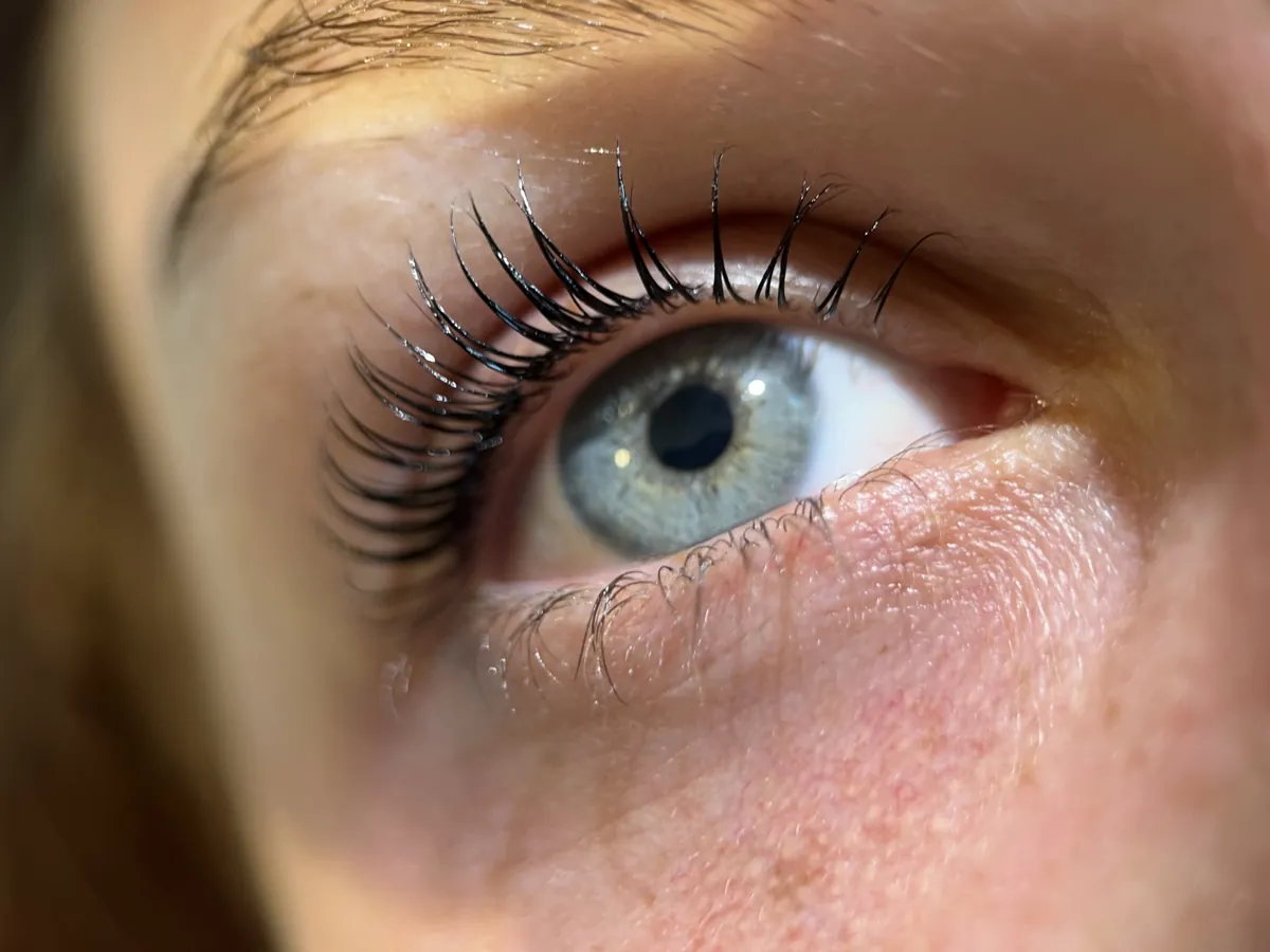 Lash lift on a light blue eye
